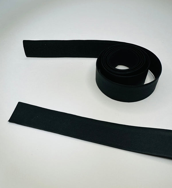 Tacky leather grip wrap for hickory golf club restoration - Featured Image