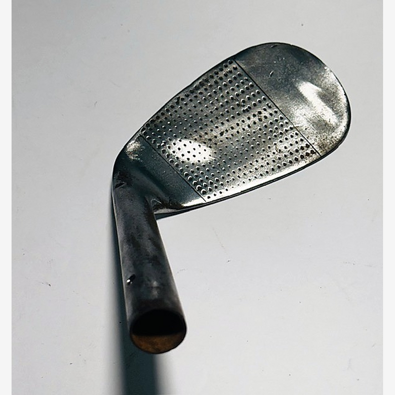 Hendry and Bishop Cardinal mashie niblick head hickory golf, face and open hosel