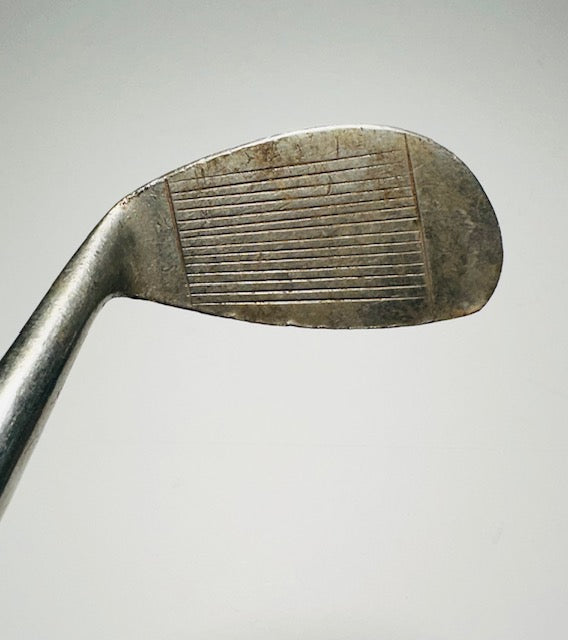 Fairy Crest spade mashie line scored face at address