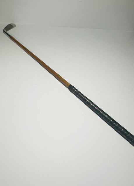 St Andrews chipper hickory golf club, full club with hickory shaft and black leather grip - Alternate View