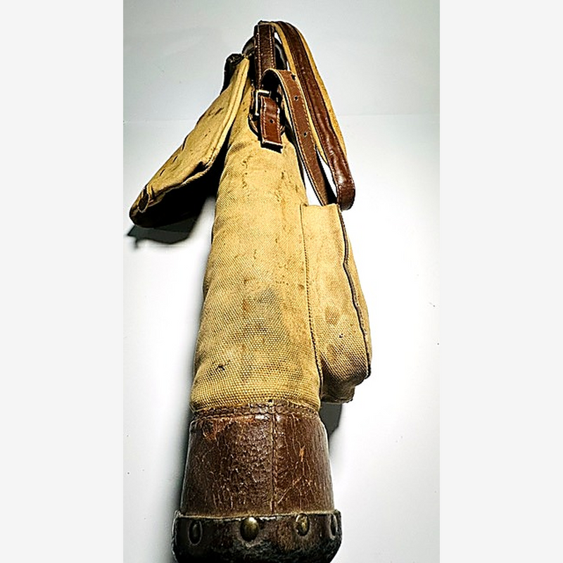 Champ oval canvas slouch hickory golf bag, hood stain detail