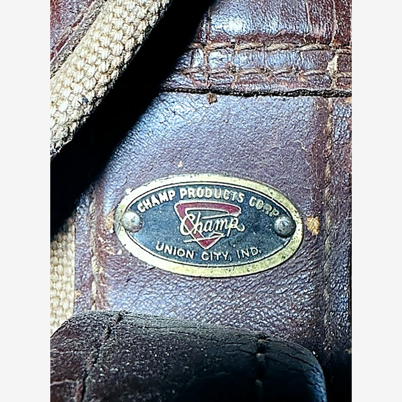 Champ oval canvas slouch hickory golf bag, hood tear detail